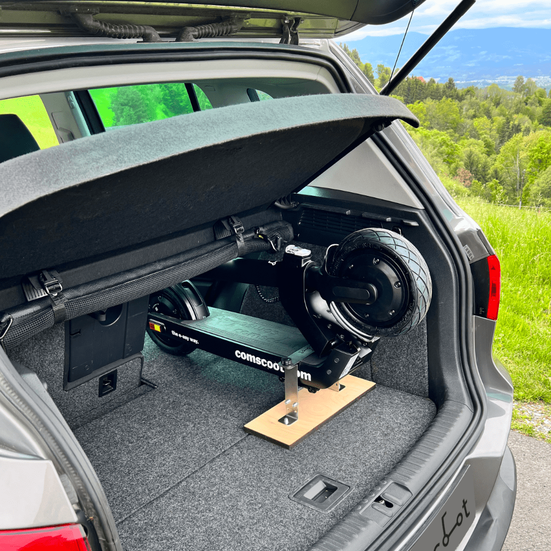 Produktbild E-Scooter KFZ-Halterung in Auto