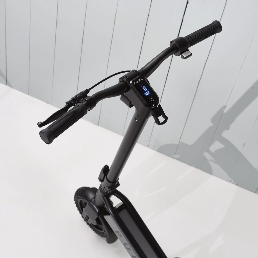 PURE Escape Pro E-Scooter schwarz-grau - Lenker mit Lenkerstabilisation